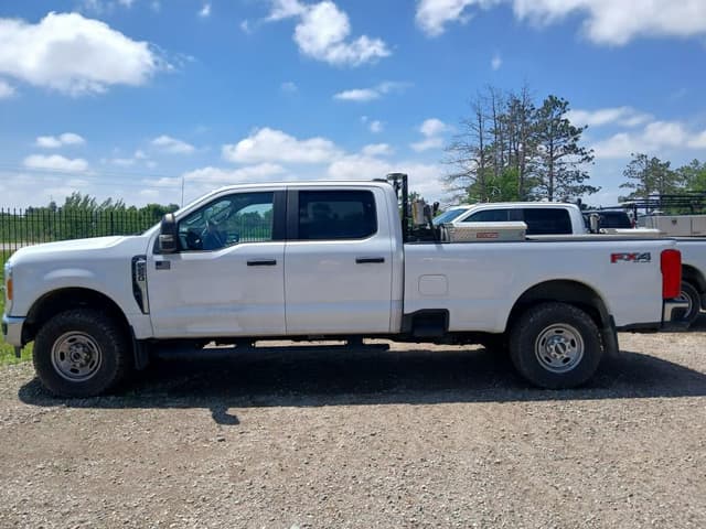 Image of Ford F-250 equipment image 1
