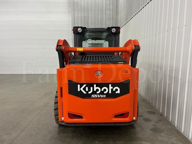Image of Kubota SSV65 equipment image 3
