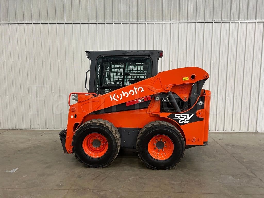 Image of Kubota SSV65 Primary image