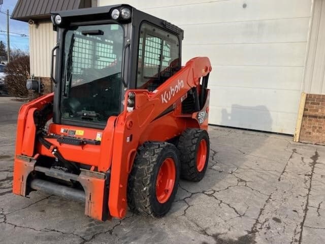 Image of Kubota SSV65 equipment image 1