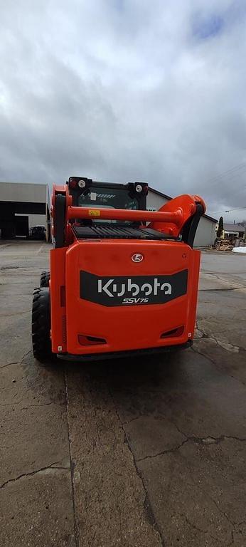 Image of Kubota SSV75 equipment image 1