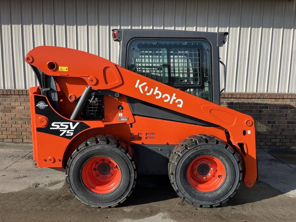 Image of Kubota SSV75 Primary image