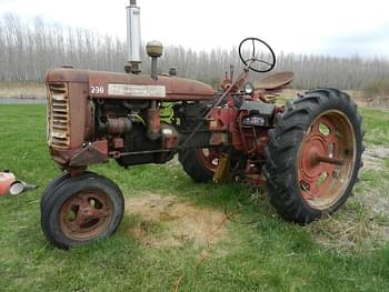 1957 Farmall 230 Equipment Image0