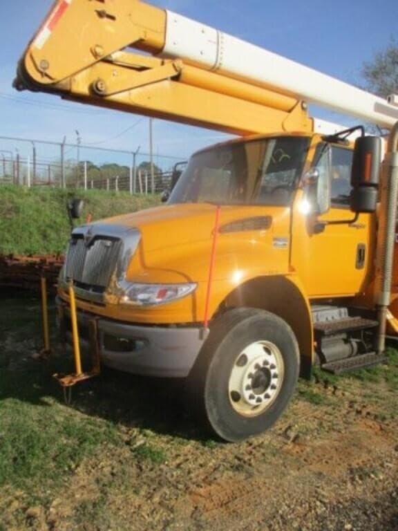 Image of International 4400 equipment image 1