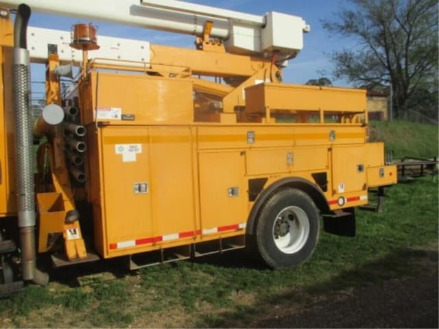 Image of International 4400 equipment image 2