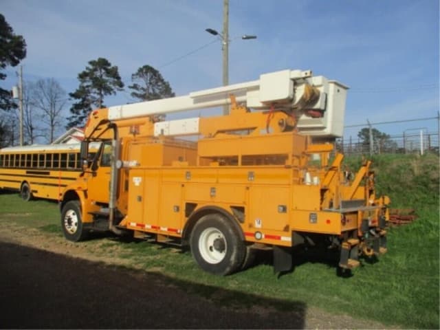Image of International 4400 equipment image 3