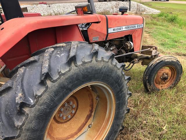 Image of Massey Ferguson 231 equipment image 2