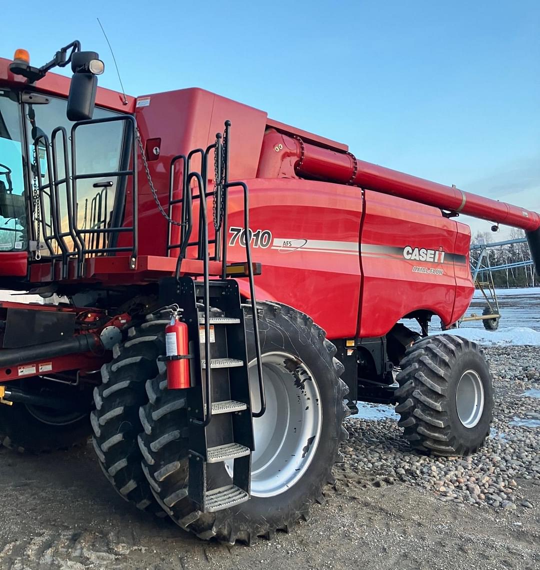 Image of Case IH 7010 Primary image
