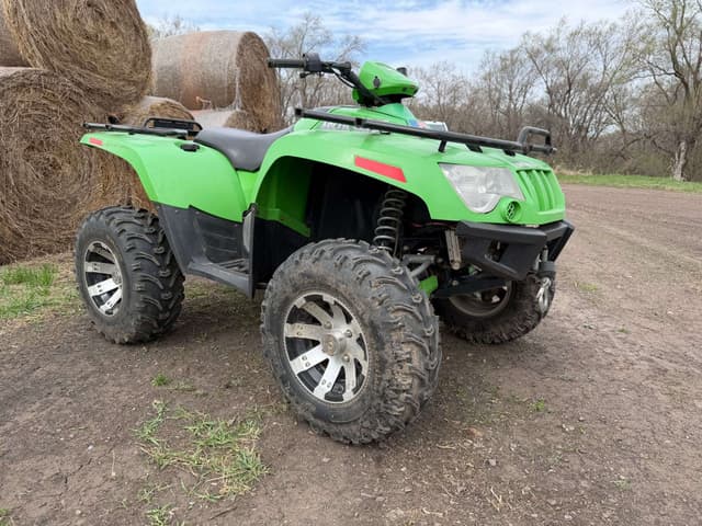 Image of Arctic Cat 400 equipment image 3