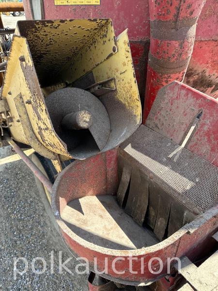 Image of New Holland 354 equipment image 4