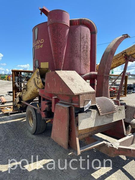 Image of New Holland 354 equipment image 3