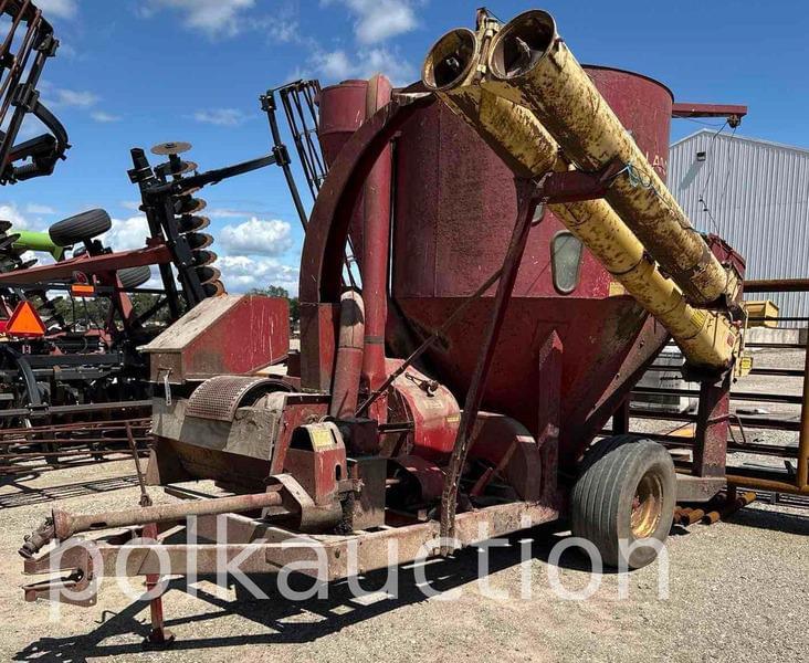 Image of New Holland 354 Primary image