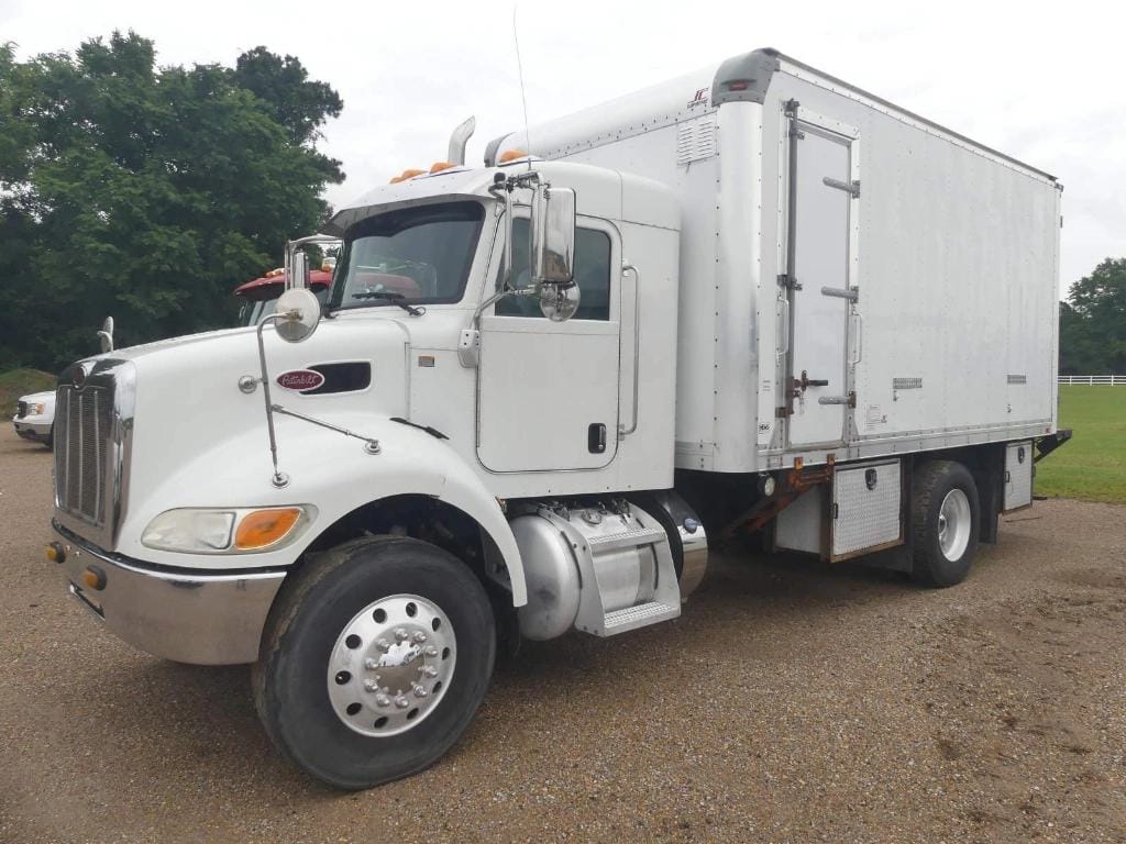 2016 Peterbilt PB337 Equipment Image0