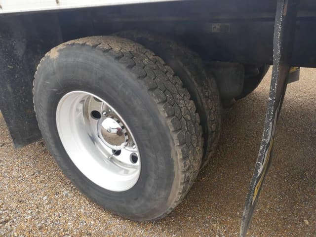 Image of Peterbilt PB337 equipment image 4