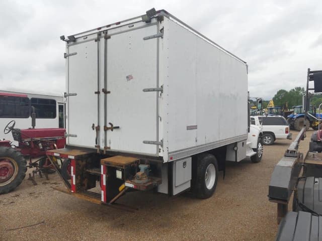 Image of Peterbilt PB337 equipment image 2