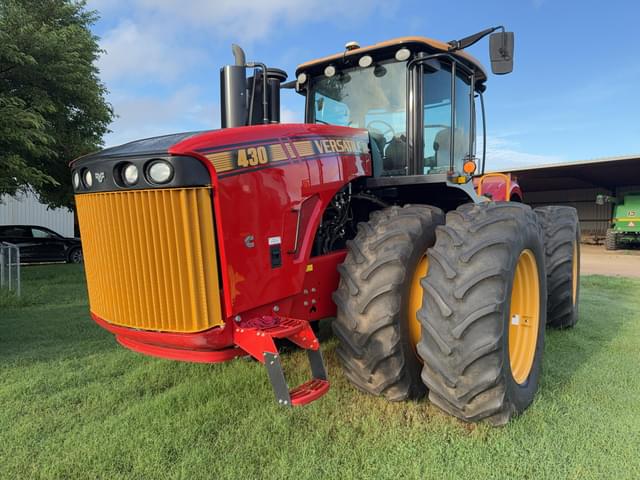 Image of Versatile 430 equipment image 2