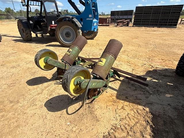 Image of John Deere 71 equipment image 3