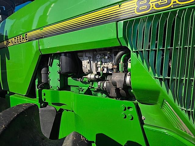 Image of John Deere 8300 equipment image 3