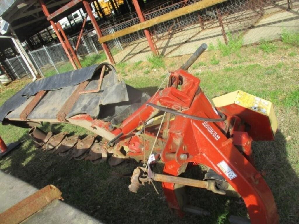 New Holland H6740 Equipment Image0