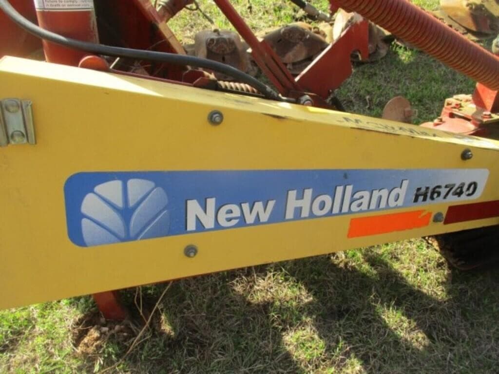 Image of New Holland H6740 Image 1