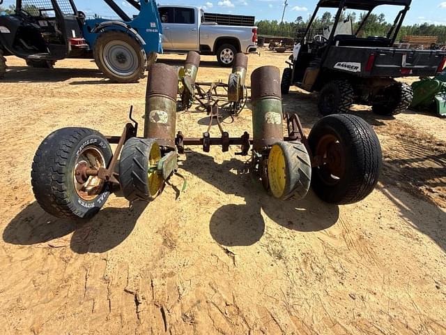 Image of John Deere 71 equipment image 4