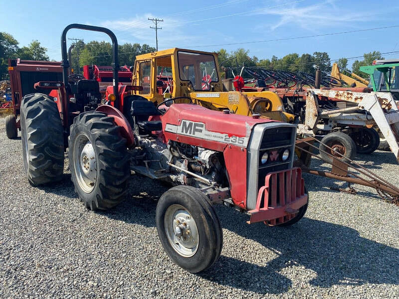 Image of Massey Ferguson 235 Primary image