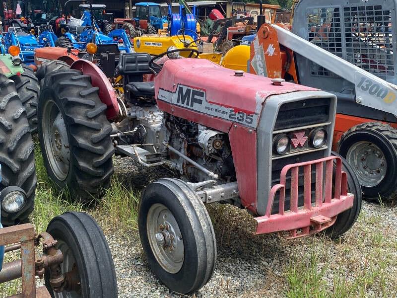 Image of Massey Ferguson 235 Primary image