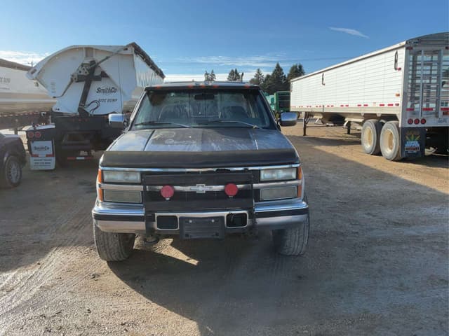 Image of Chevrolet 3500 equipment image 2