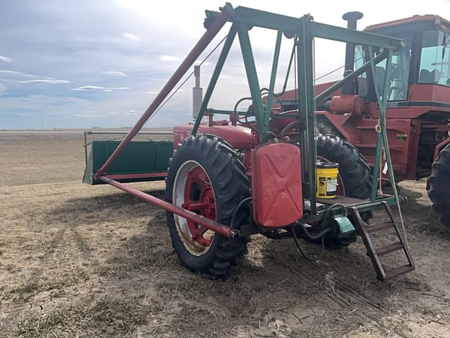 Image of Farmall M equipment image 2