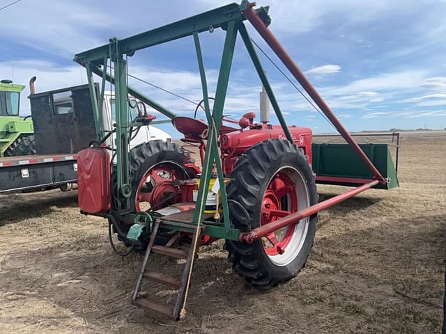 Image of Farmall M equipment image 3