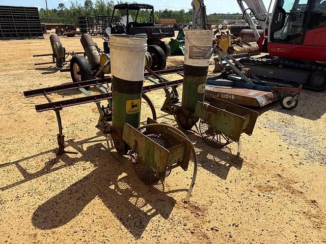 Image of John Deere 71 equipment image 2