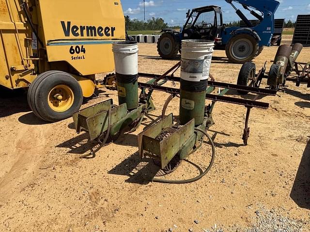Image of John Deere 71 equipment image 3