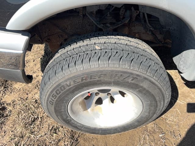 Image of Ford F-150 equipment image 2