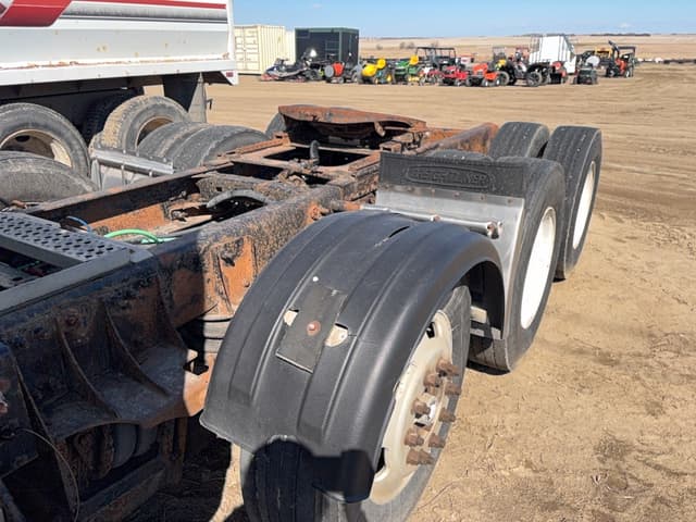 Image of Freightliner FLD112 equipment image 4