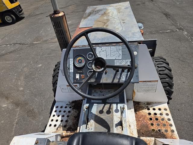 Image of Bobcat 3023 equipment image 4
