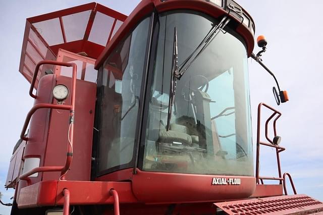 Image of Case IH 2388 equipment image 2