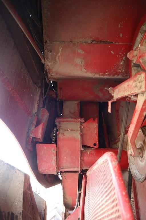 Image of Case IH 2388 equipment image 4