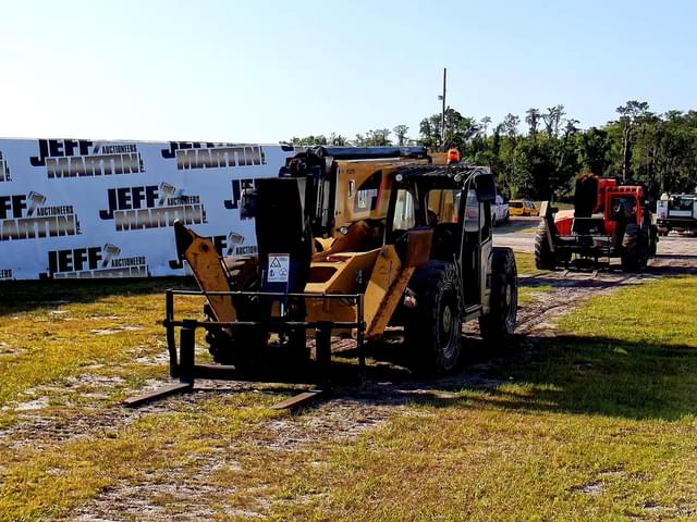 Image of Caterpillar TL1055 equipment image 1