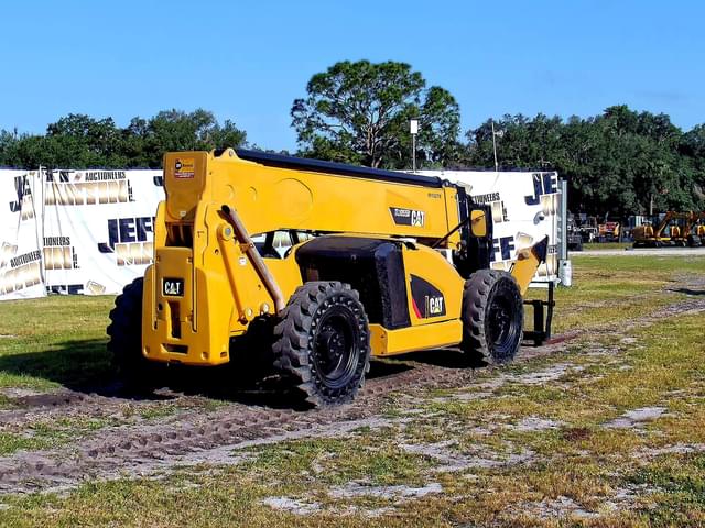 Image of Caterpillar TL1055 equipment image 4