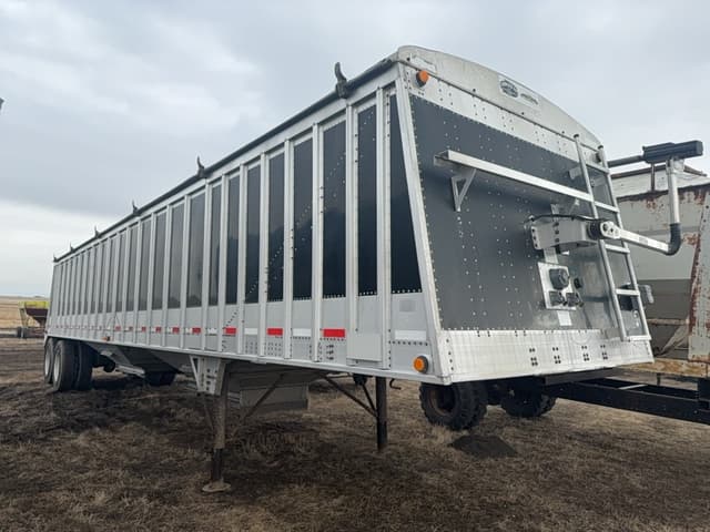 Image of Cornhusker 800 equipment image 4