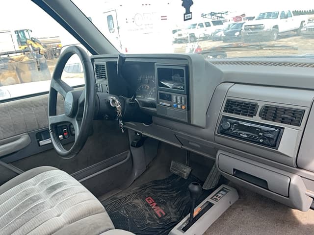 Image of GMC 1500 equipment image 3