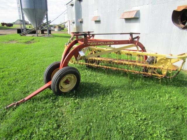 Image of New Holland 256 equipment image 1