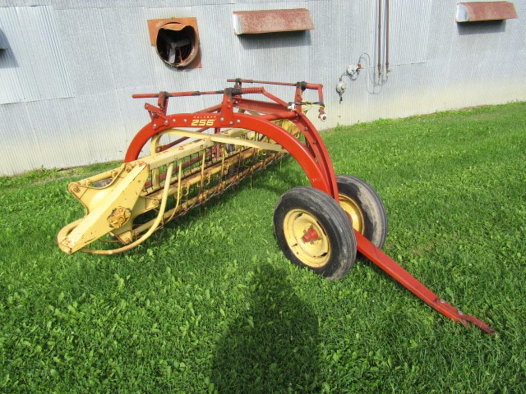 Image of New Holland 256 Primary image