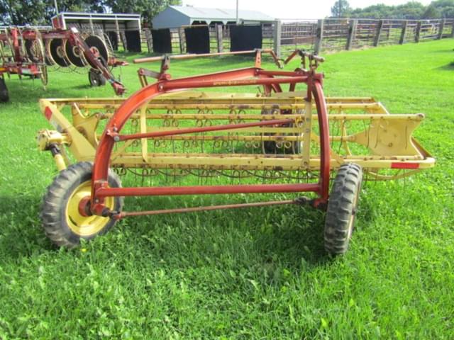 Image of New Holland 256 equipment image 4