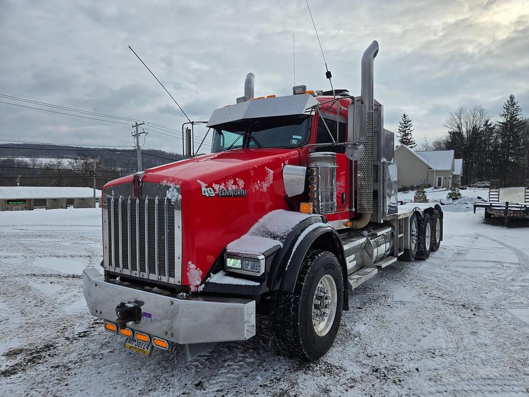 Image of Kenworth T8 Primary image