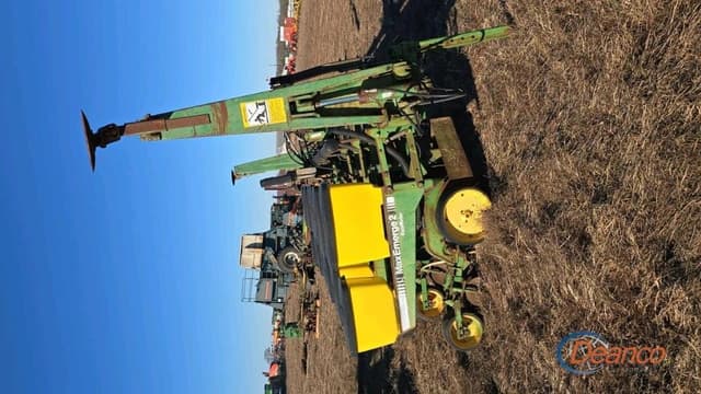 Image of John Deere 7300 equipment image 2