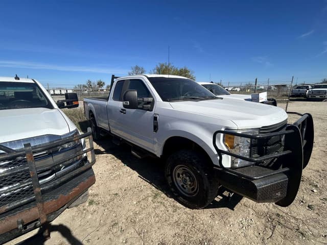 Image of Ford F-250 equipment image 2