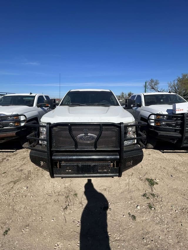 Image of Ford F-250 equipment image 1