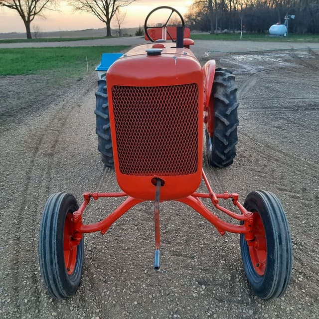 Image of Allis Chalmers B equipment image 3