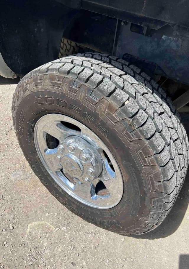Image of Dodge Ram 2500 equipment image 3